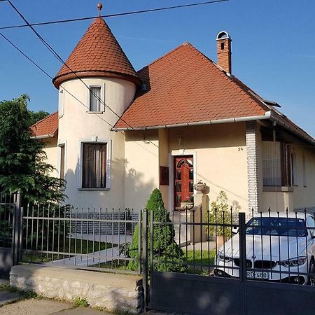 Villa Maria Apartman Мішкольц Екстер'єр фото