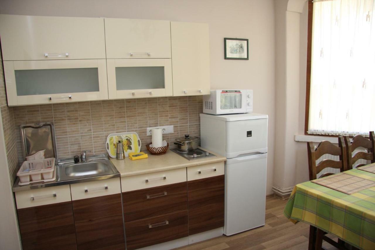 Villa Maria Apartman Мішкольц Екстер'єр фото