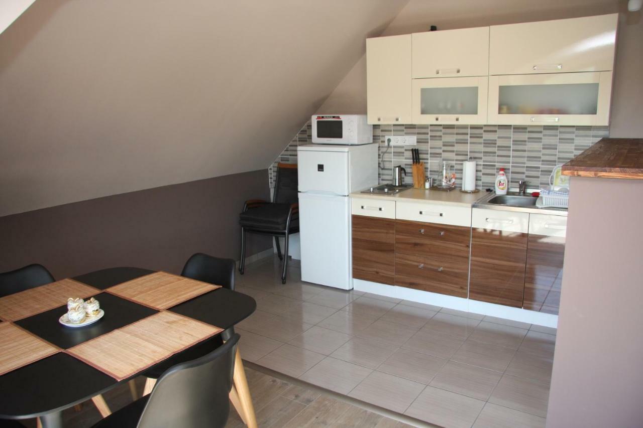 Villa Maria Apartman Мішкольц Екстер'єр фото