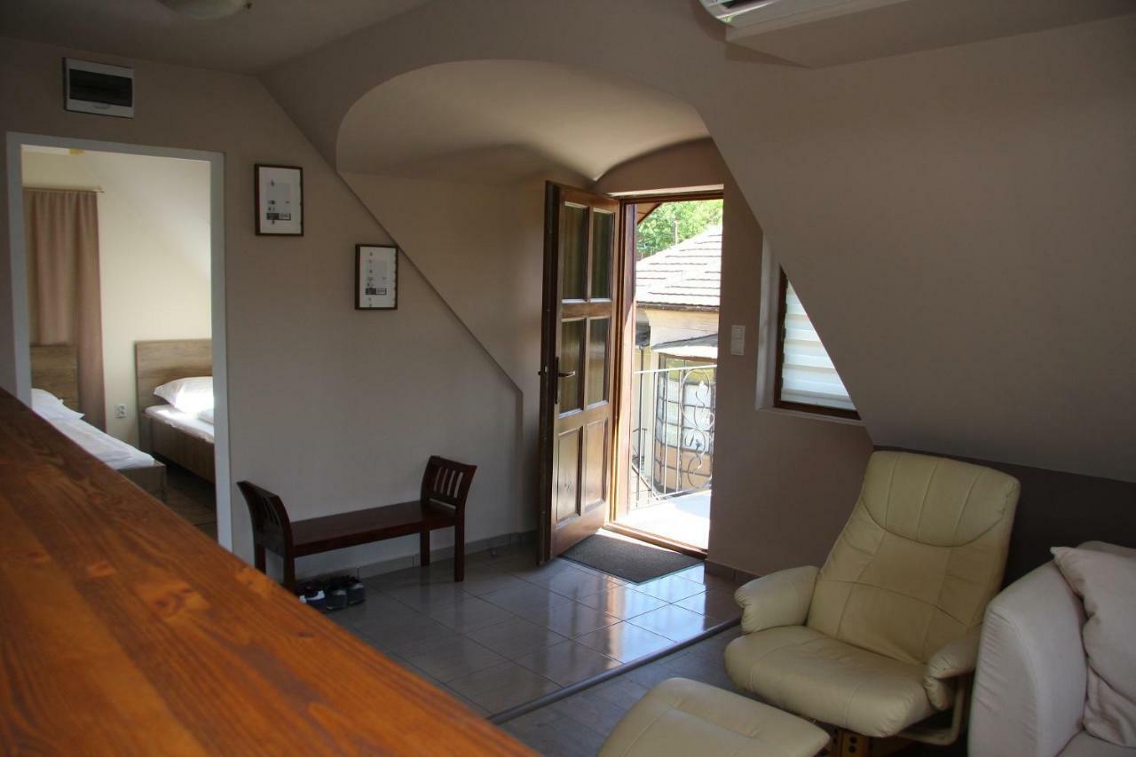 Villa Maria Apartman Мішкольц Екстер'єр фото
