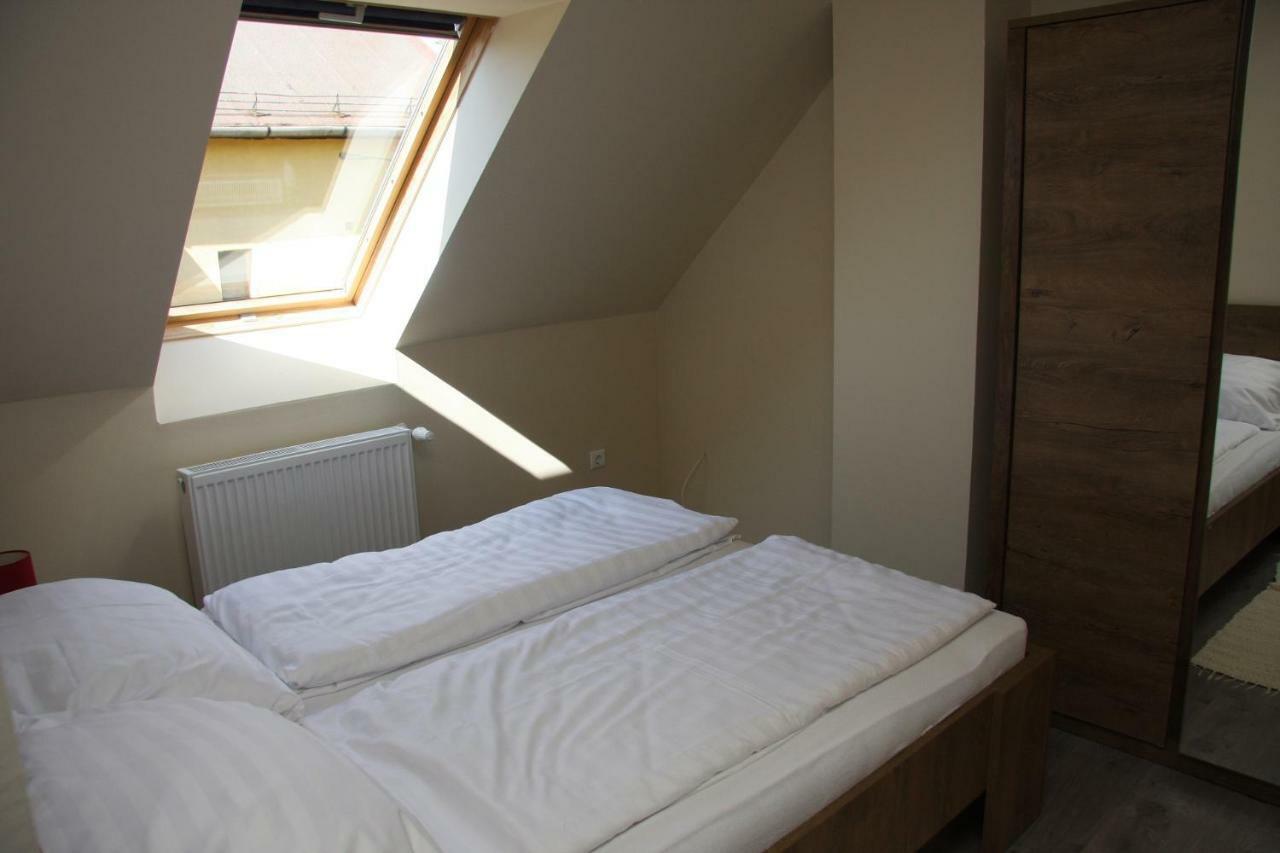 Villa Maria Apartman Мішкольц Екстер'єр фото