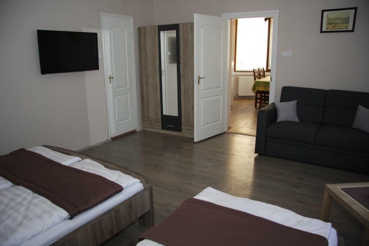 Villa Maria Apartman Мішкольц Екстер'єр фото